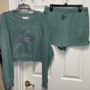 Lucky Brand crop sweatshirt and short set size M